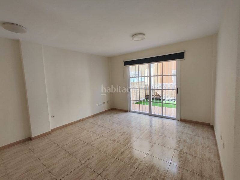 Foto ca07f880-2d3e-47ad-829e-9bfe78f8cea3. Duplex in calle la tosca 25 in Callao Salvaje - Playa Paraíso Adeje