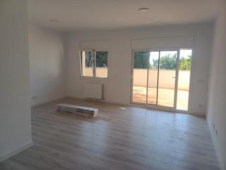 Miete Erdgeschoss in Centre. Planta baja recién reformada de 91m2 con terraza de 80m2