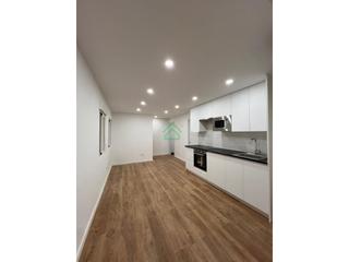 Appartement  N/a. Piso recién reformado de 3 habitaciones con terraza y trastero.