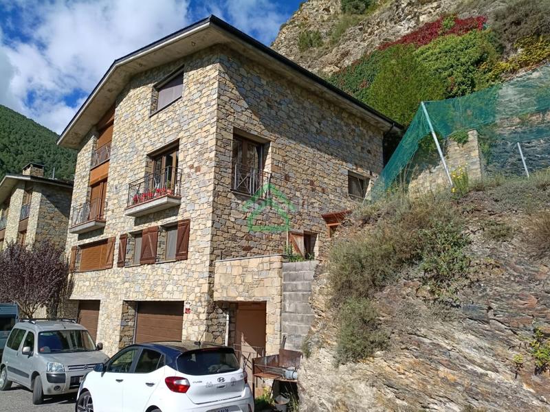 Foto 660cbd1c-de7c-46ad-8261-a10333551d8d. Chalet in Fontaneda Sant Julià de Lòria