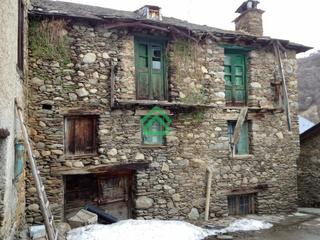 Casa  N/a. Casa de pueblo con historia y mil posibilidades en alt àneu