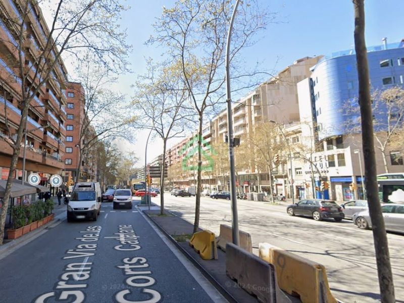 Foto aac291cb-2bc6-48b5-b10b-8a4f0374b544. Aparcament cotxe a Font de la Guatlla Barcelona