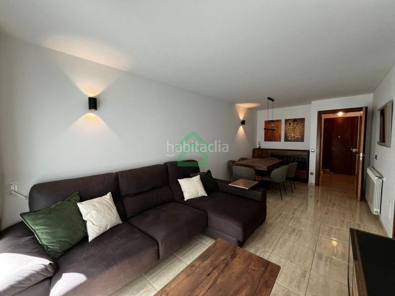 Foto 6374e074-2647-4d86-8314-009b00dd3bef. Pis a Encamp Encamp