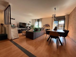 Etagenwohnung  Camí del barri. 3 habitaciones dobles, suite con terraza y parking