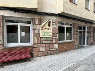 Local Comercial  Calle capdevila. Quieres abrir un restaurante? ya tienes la parte más difícil hec