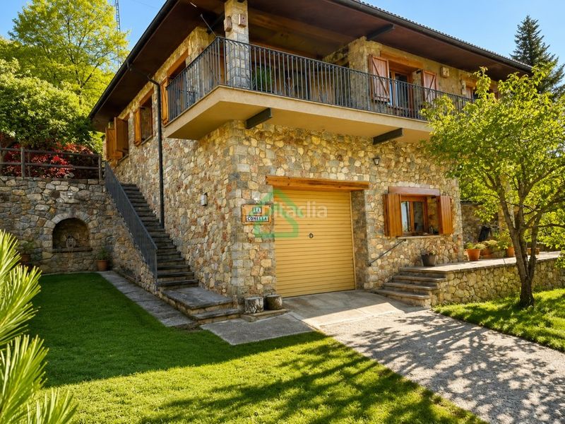 Foto a8910c9e-03d7-4e1d-91e6-5ebbb266c02b. Casa amb aparcament a Coma i la Pedra (La)