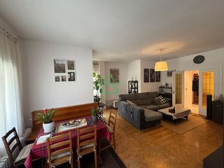 Pis  Ctra. de fontaneda, 2. Hay pisos de 4 habitaciones. y luego est�n los que realmente tie