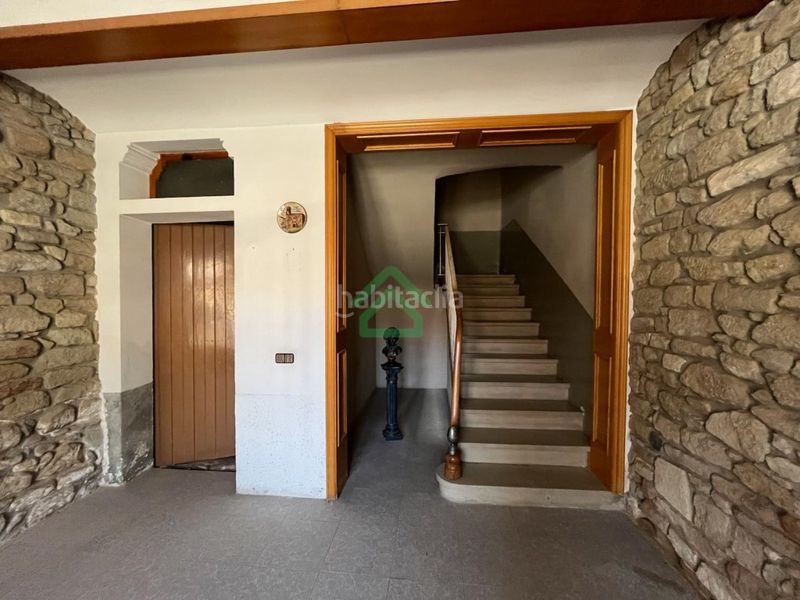 Foto db59fdce-933f-44f7-b9d5-63b515727d53. Casa  de 785 m con dos viviendas y jardín de 600 m en Linyola