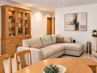 Chalet  Camino creu 1. Casa adosada con terraza, 4 dormitorios y garaje para 4 vehículo