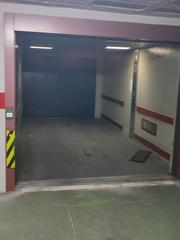 Aparcament cotxe a Centro - Muelle Pesquero. Garaje amplio y trastero céntrico