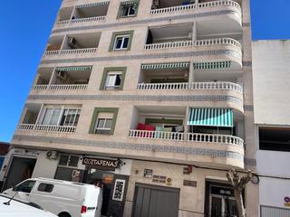Apartment in Parque de las Naciones. Bonito piso seminuevo de 2 dormitorios, baño, orientación oeste.
