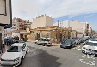 Residential Plot in Las Piscinas Naturales. Solar en esquina en torrevieja céntrico