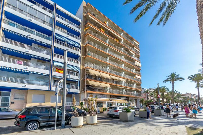Foto d9fce3af-6b57-4783-9315-a361937ab5ea. Piso  reformado en primera línea de playa, con vistas despejadas al mar en Torrevieja