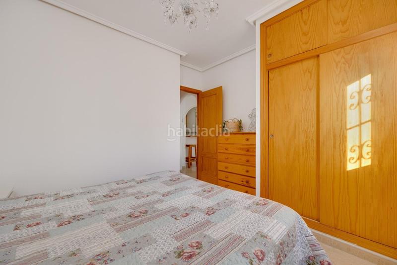 Foto 09faa35d-9681-4ec4-bd92-3889916209dc. Chalet  con piscina comunitaria en venta en Torrevieja