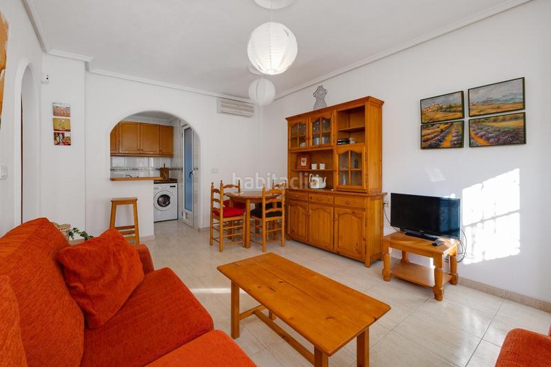 Foto 32698573-8309-4a15-bfaf-46b263402f08. Chalet  con piscina comunitaria en venta en Torrevieja
