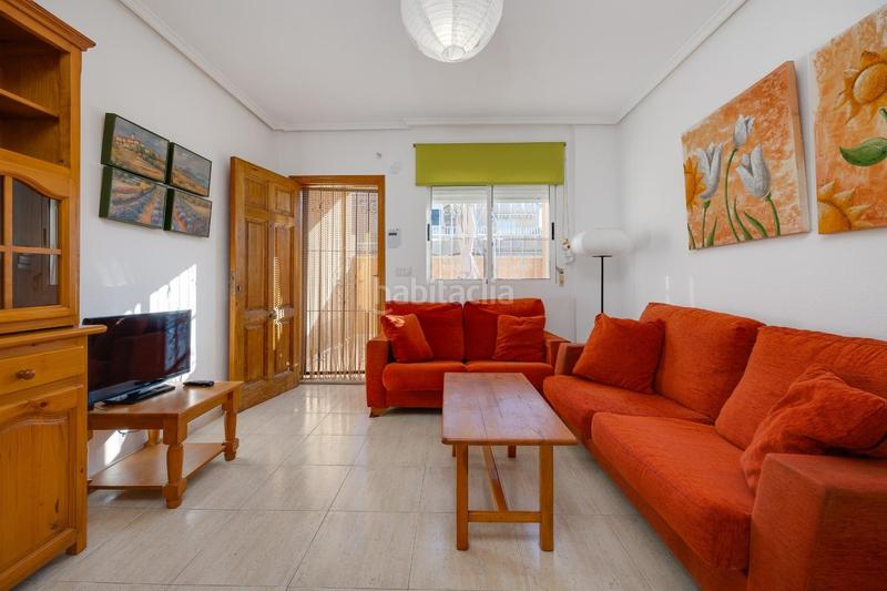 Foto 7dda1cbd-b2a8-4caf-af61-6abd2bf36459. Chalet  con piscina comunitaria en venta en Torrevieja