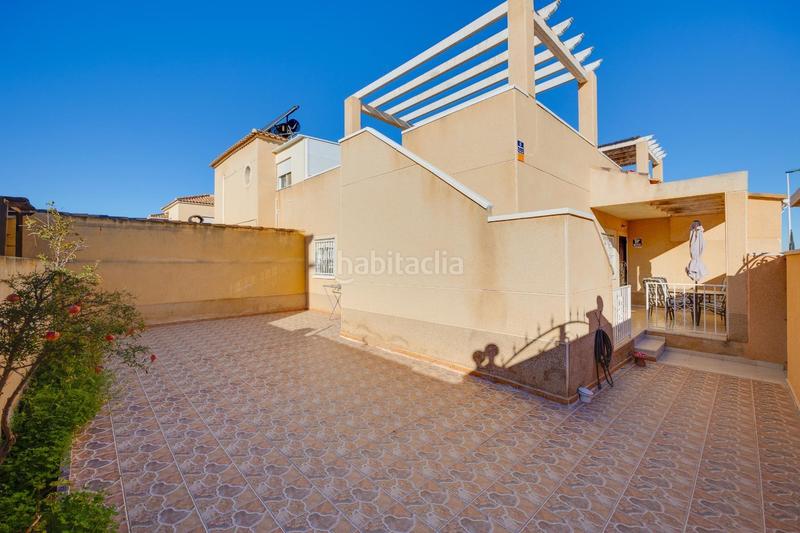 Foto a3b7b09a-eece-4395-9d41-affe39d7a550. Chalet  con piscina comunitaria en venta en Torrevieja