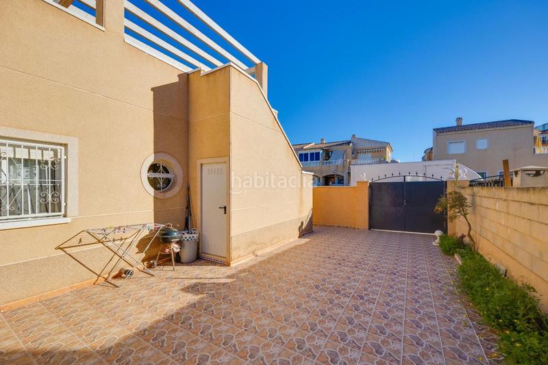 Foto be906781-de1f-4c79-9ed6-fb15c213442f. Chalet  con piscina comunitaria en venta en Torrevieja