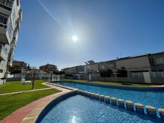 Apartamento en Torreblanca. Bonito apartamento moderno de 3 dormitorios, terraza y jardín.