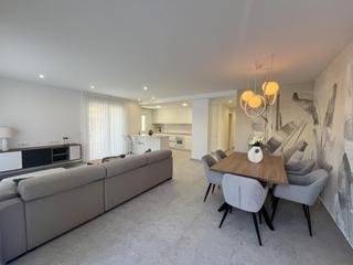 Apartament a Torreblanca. Bonito apartamento moderno de 3 dormitorios, terraza y jardín.