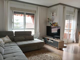 Apartamento en Montesinos (Los). Amplio apartamento en pleno centro, 3 dormitorios y 2 baños