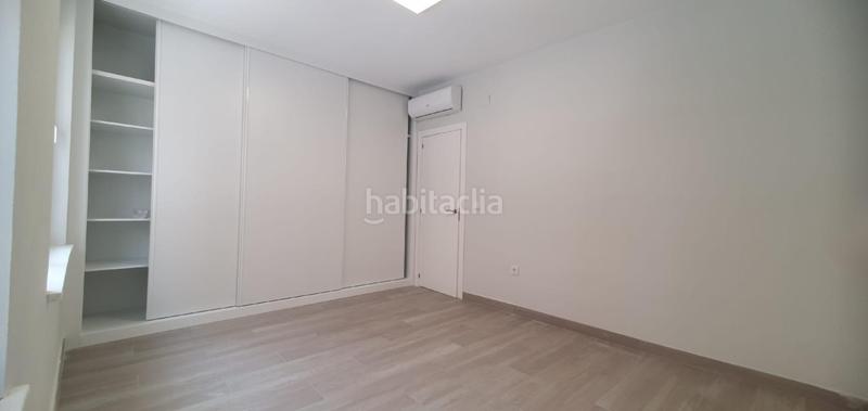 Foto b0e66d8f-a8b4-408a-a20c-b72f8ce9f9c3. Piso vivienda reformada moderna y de calidad, amplio patio terraza en Torrevieja