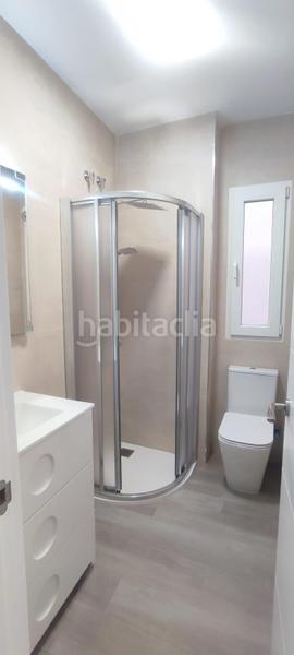 Foto c5606d69-4d1d-4fc0-ac76-059a915bf398. Piso vivienda reformada moderna y de calidad, amplio patio terraza en Torrevieja