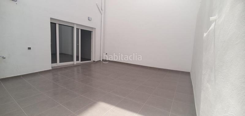 Foto c6a962ce-71bd-4a26-8aa1-574b02bd4603. Piso vivienda reformada moderna y de calidad, amplio patio terraza en Torrevieja
