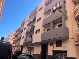 Apartamento en Zona Playa de los Locos. Bonito apartamento de 3 dormitorios con garaje y trastero a 100