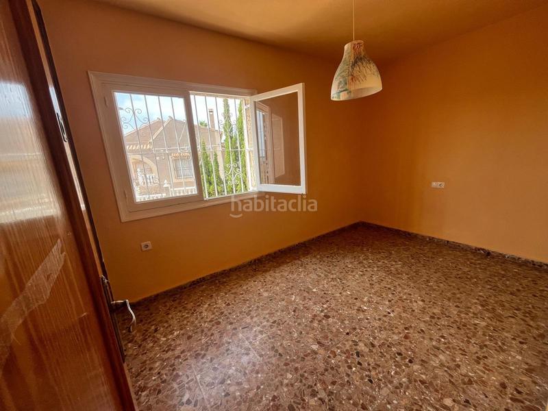 Foto a8afe1d6-1770-484c-a556-3cb12c149f5d. Chalet extraordinaria ubicación de chalet en los balcones con vistas al mar en Torrevieja