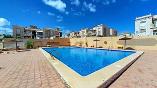 Maison jumelée à Aguas Nuevas. Precioso adosado planta baja de 2 dormitorios, parking, piscina