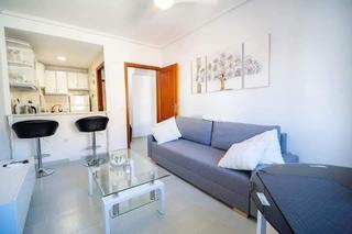 Pis a Puerto Deportivo. Bonito piso de 2 dormitorios y 1 baño, céntrico y a un paso de l