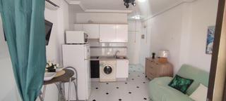 Estudi a Avenida Habaneras - Curva de Palangre. Estudio ático con una amplia terraza zona playa del cura