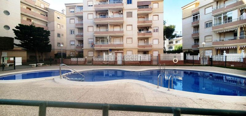 Foto 84ffe4fa-79e0-48e0-a94d-7c54b275e443. Apartament amb piscina a nueva Torrevieja Torrevieja