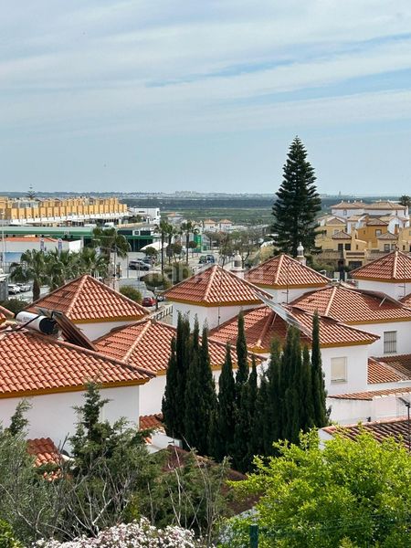 Foto 485b915d-67bf-4794-ab4d-6a5cd7bcd6ed. Casa adossada amb aparcament a Ayamonte ciudad Ayamonte