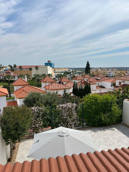 Foto c75f3a35-f253-4d45-ab7b-8e4436b673af. Casa adossada amb aparcament a Ayamonte ciudad Ayamonte