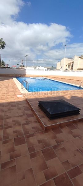 Foto e3e8e33d-2e4c-401e-85c2-e09ec3aa1460. Pis amb calefacció piscina a nueva Torrevieja Torrevieja