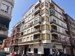 Piccolo appartamento in Centro - Muelle Pesquero. Amplio apartamento de 3 dormitorios en pleno centro, listo para