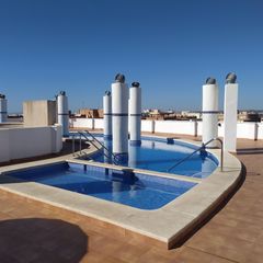 Pis a Parque Acuático - Sector 25. Piso de dos dormitorios con piscina y garaje