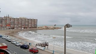 Pis a Zona Playa de los Locos. Piso en primera línea de playa y con garaje cerrado incluido
