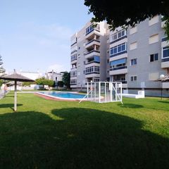 Rez-de-chaussée à Aguas Nuevas. Planta baja reformado con piscina y parking