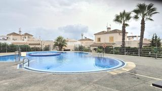 Casa en Los Balcones-Los Altos. Adosado con piscina comunitaria en los altos