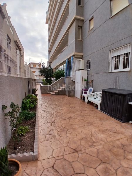 Foto 27bc37f1-42e7-4797-a74b-3477d4ec9b72. Planta baixa amb calefacció aparcament piscina a Torrevieja