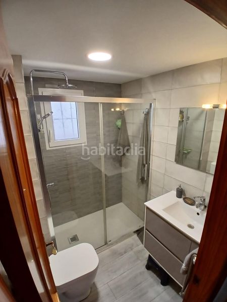 Foto bad981fa-0b4b-4869-a650-471b6e0e8e49. Planta baixa amb calefacció aparcament piscina a Torrevieja