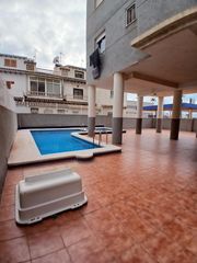 Planta baja en Nueva Torrevieja. Planta baja reformada con pisicina y parking