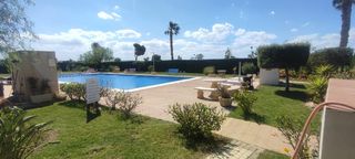 Xalet a Zona Carrefour - Urbanizaciones. Chalet independiente con piscina comunitaria y amplia parcela