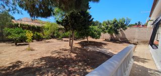 Miete Chalet in Los Balcones-Los Altos. Chalet independiente con jardin en los balcones