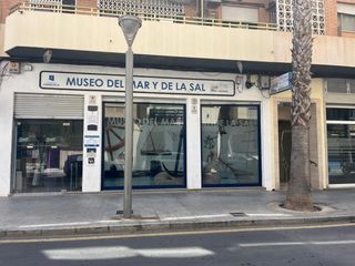 Business premise in Centro - Muelle Pesquero. Local en pleno centro de torrevieja con 477 m2 construidos.