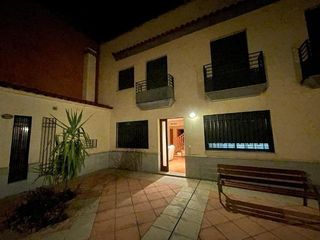 Maison à Pozoblanco. Amplia y acogedora casa de 3 dormitorios con garaje y solárium e