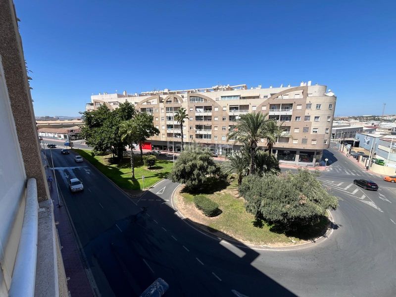 Foto b7aaed2e-d7ea-44eb-8be6-367e5806813f. Apartament amb piscina a El Molino Torrevieja